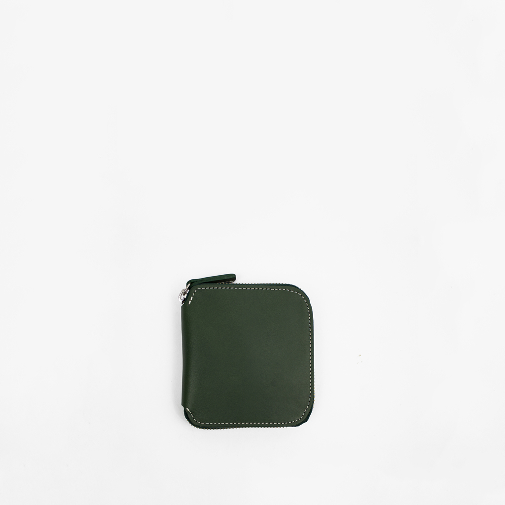 Square Zip Wallet Green Front 1024px BILLETERA CUADRADA CON CIERRE - Imagen 1